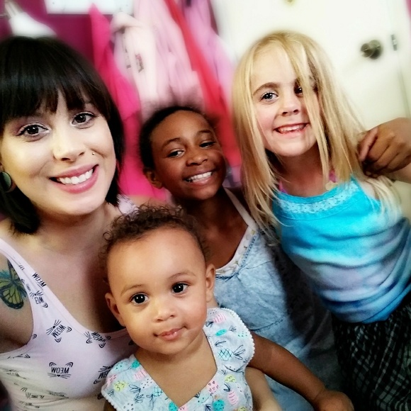 Meet your Posher, Cassandra - Picture 3 of 8